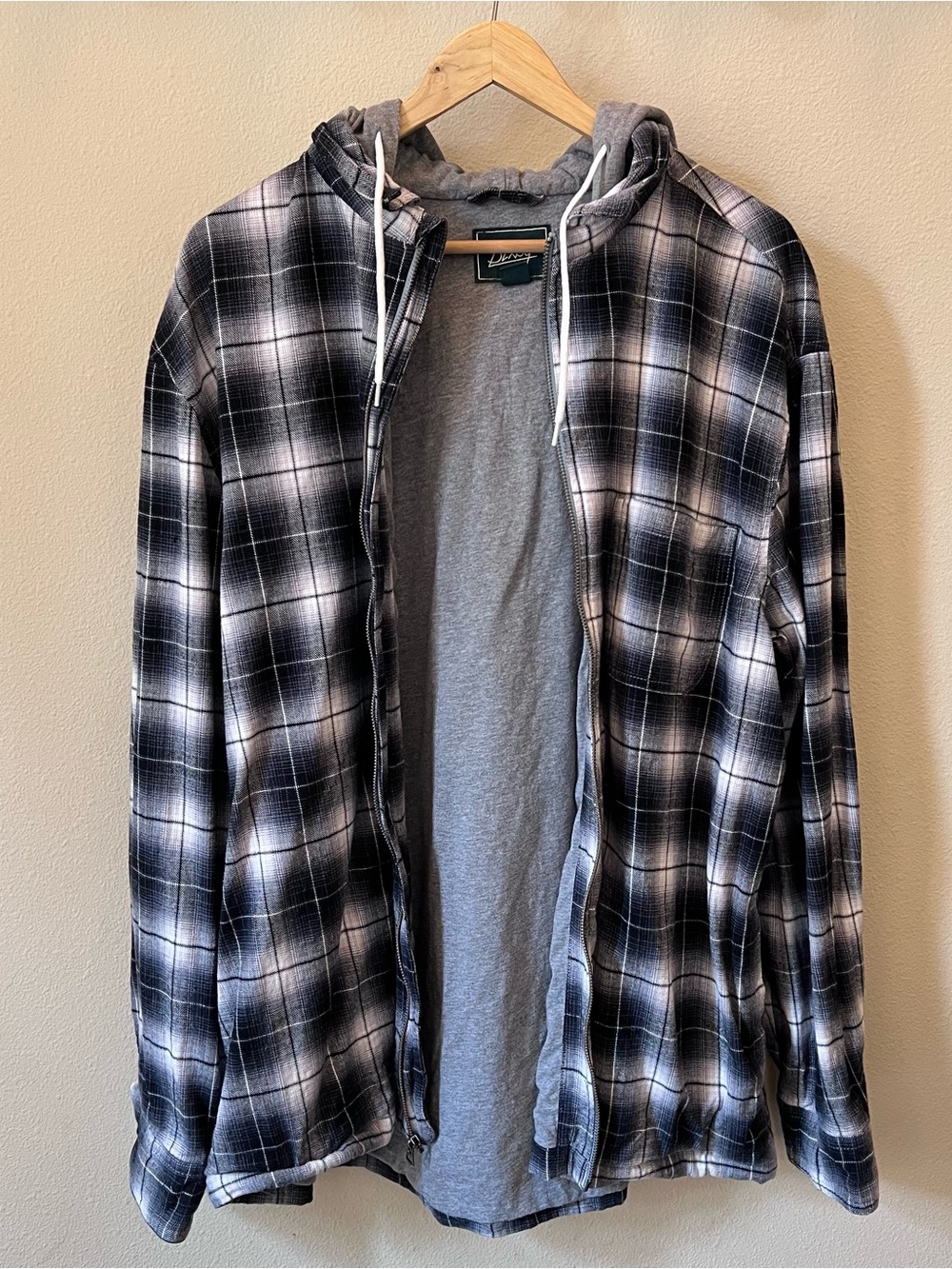 Men's Bixby Nomad Hooded Flannel Jacket - Black & Gray Plaid
